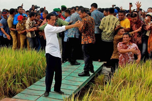 Jokowi Tuntut Investor Asing Beri Manfaat Adil bagi Indonesia